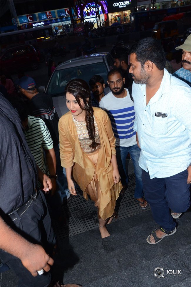 Srinivasa-Kalyanam-Team-at-KLM-Fashion-Mall